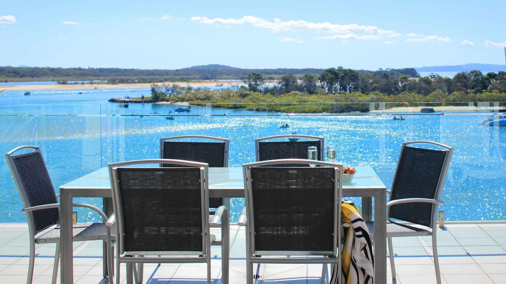 Noosa Quays Aparthotel  Noosa Heads
